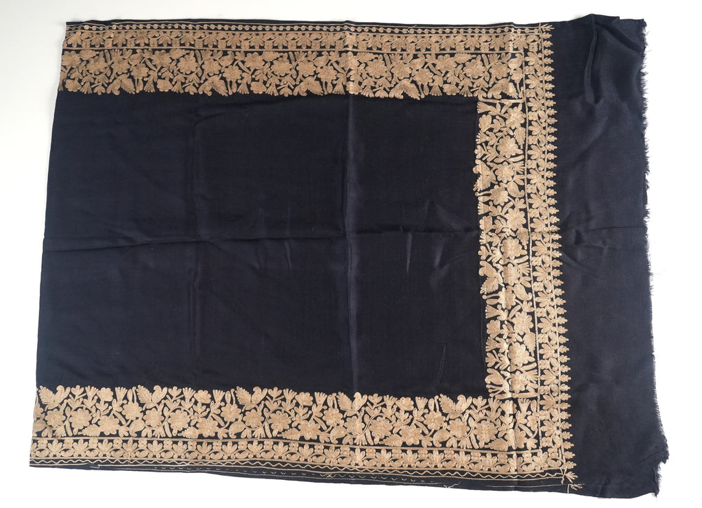 Elegant Patterned Wrap Scarf